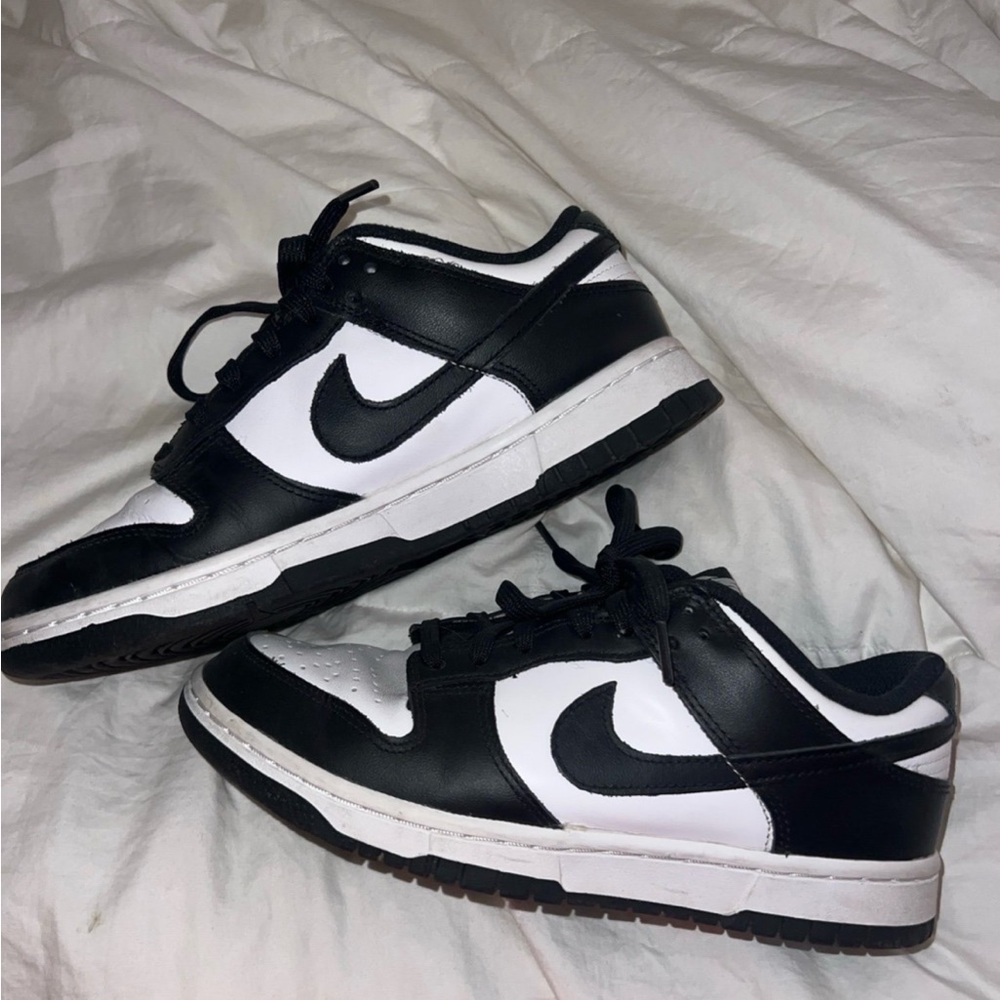 Black and White Nike dunks